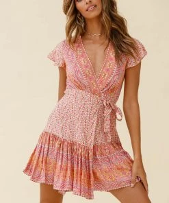 Selfie Leslie Sales Shop 61 Selfie Leslie Mayan Angel Sleeve Waist Tie Wrap Dress Floral Print Beige/Pink Trending