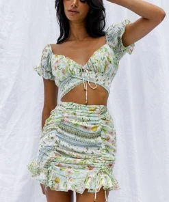 Selfie Leslie Azure Sky Tied Back Crop Top Printed Green