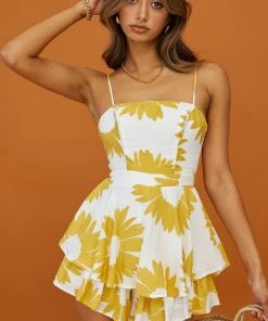 Selfie Leslie Alexandria Square Neckline Tie Back Romper Large Sunflower Print Yellow New In