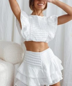 Selfie Leslie New In Wild And Free Pintuck Pleat And Layered Ruffle Shorts White
