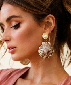 Selfie Leslie Bora Bora Pearl Accent Shell Earrings Tan