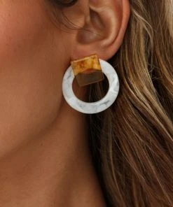 Selfie Leslie Endearing Marbled Square Circle Earrings Beige New Accessories