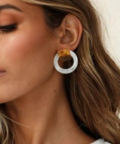 Selfie Leslie Endearing Marbled Square Circle Earrings Beige New Accessories