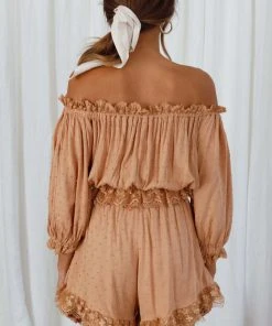 Selfie Leslie Clearance New In Romilly Scalloped Lace Trim Off-Shoulder Top Tan