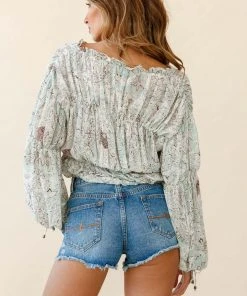 Selfie Leslie Beau Balloon Sleeve Drawstring Top Ornate Print Green Trending