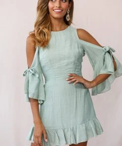 Selfie Leslie Bestsellers Flaxton Tied Sleeve Cold Shoulder Dress Pistachio